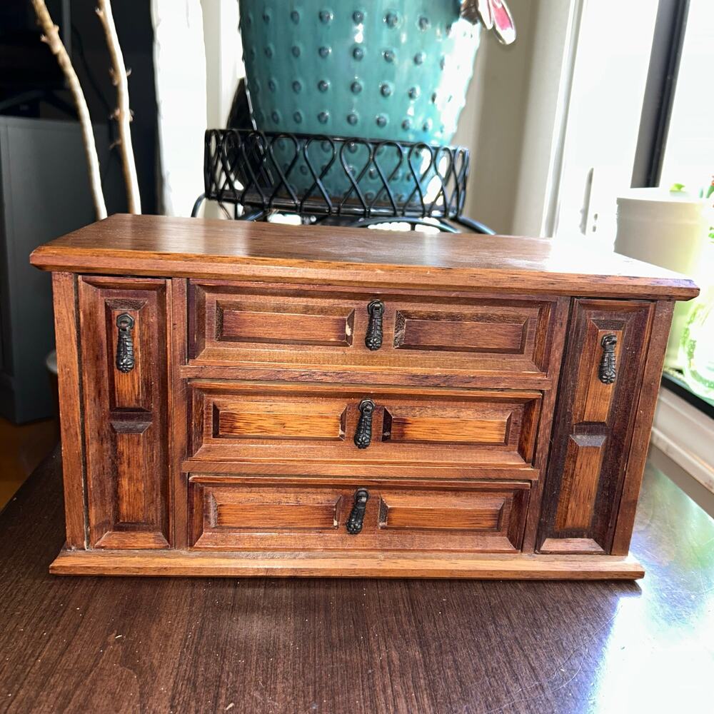 Vintage Mele wood wooden jewelry box yellow velvet lined